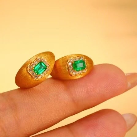 14k Gold 0.54 Ctw Vivid Green Natural Emerald & Diamond Earrings - 3