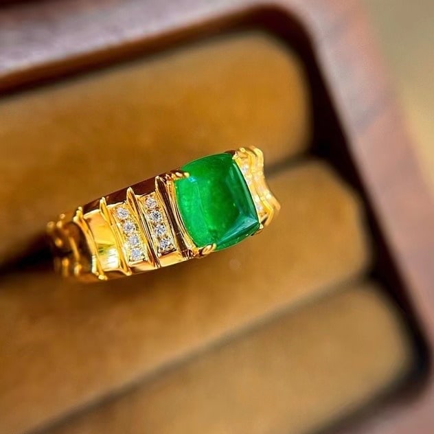 14k Gold 1.42 Ctw Vivid Green Natural Emerald & Diamond Ring - 3