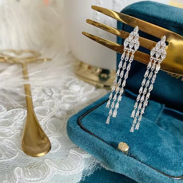 14k Gold 0.50 Ct Natural H Diamond Earrings: Ref:230988205 // gold content:14k gold // main gemstone:diamond // shape:multiply // carat weight:0. 50ct // clarity grade:vs-si // color:h // treatment:natural // Condition: New High Estimate: 2800