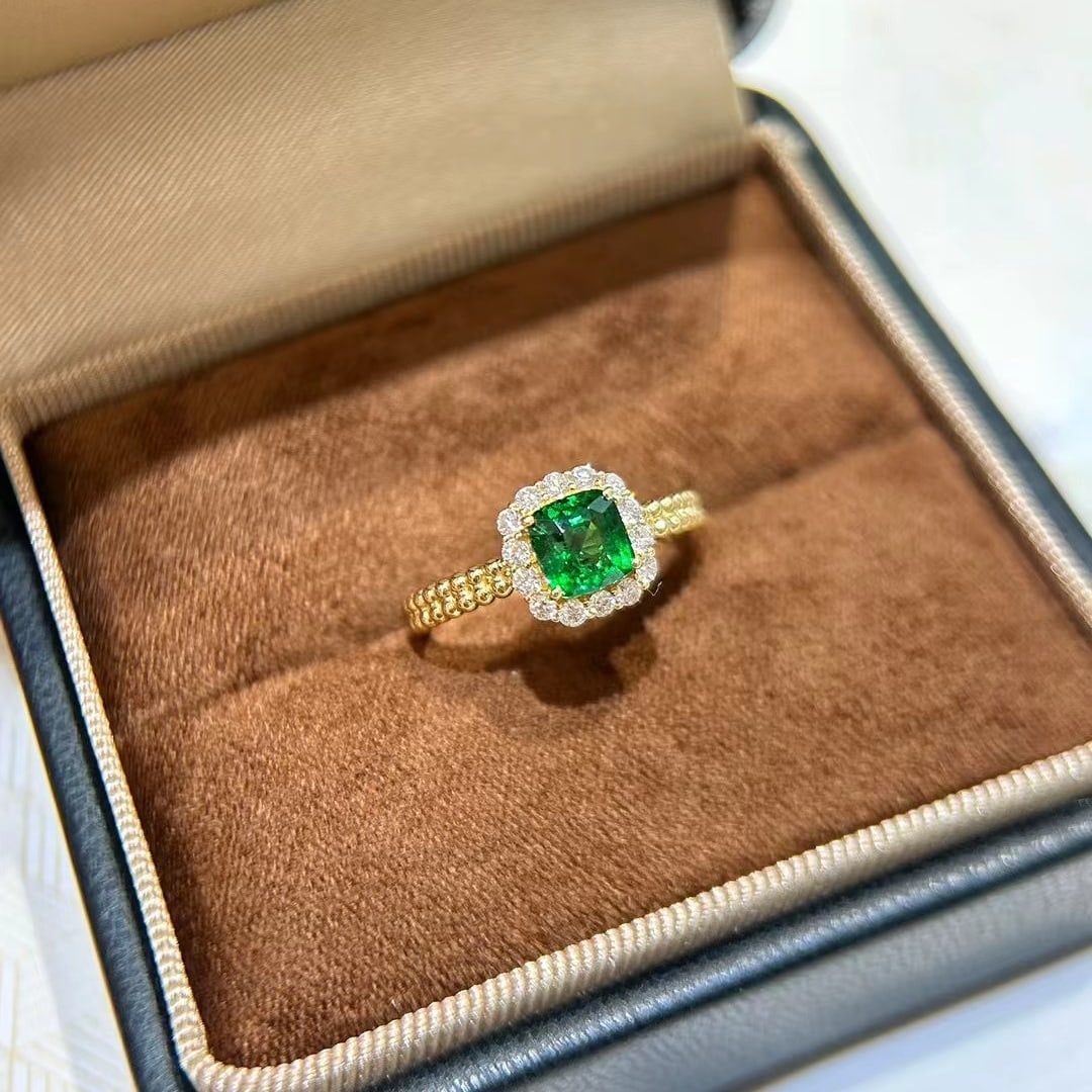 14k Gold 1.25 Ctw Vivid Green Natural Tsavorite & Diamond Ring - 4