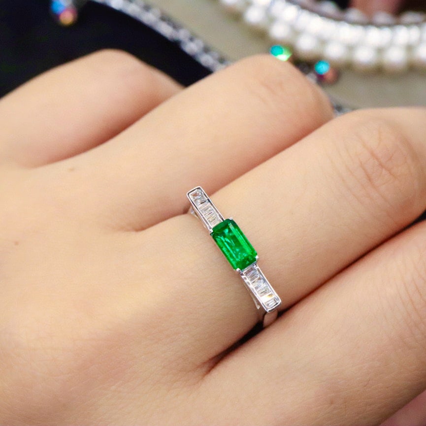 14k Gold 0.69 Ctw Vivid Green Natural Emerald & Diamond Ring - 3