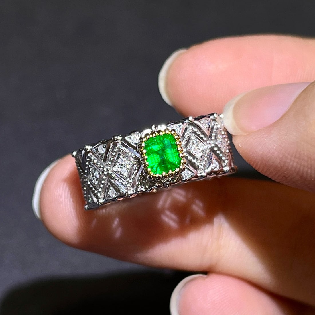 14k Gold 0.88 Ctw Vivid Green Natural Emerald & Diamond Ring: Ref:230988250 // gold content:14k gold // ring size:7. 25us // // main gemstone:emerald // shape:octagonal // carat weight:0. 70ct // color:vivid green // treatment:natural // // adjacent gemstone 2 :