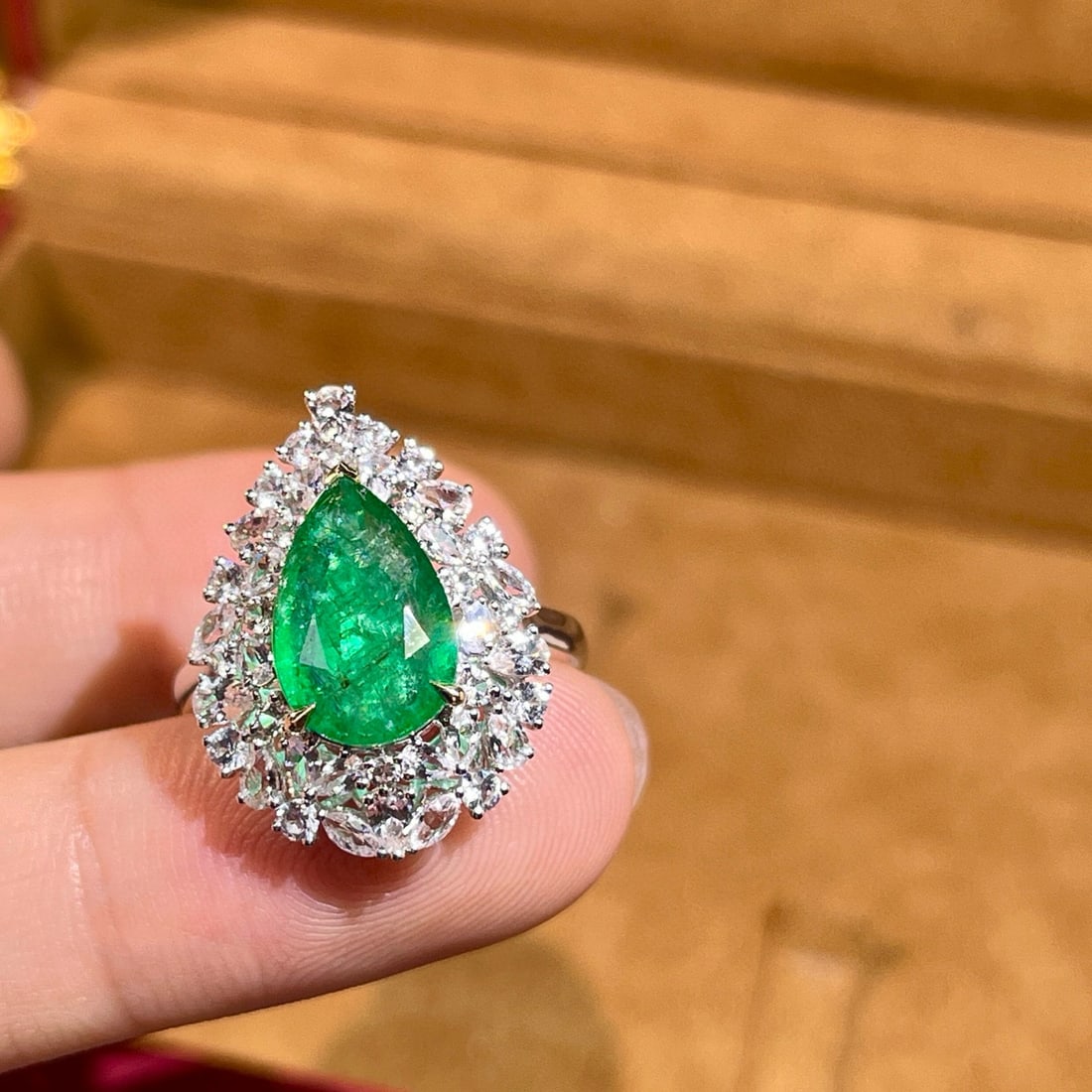 14k Gold 3.94 Ctw Vivid Green Natural Emerald & Sapphire Ring - 2
