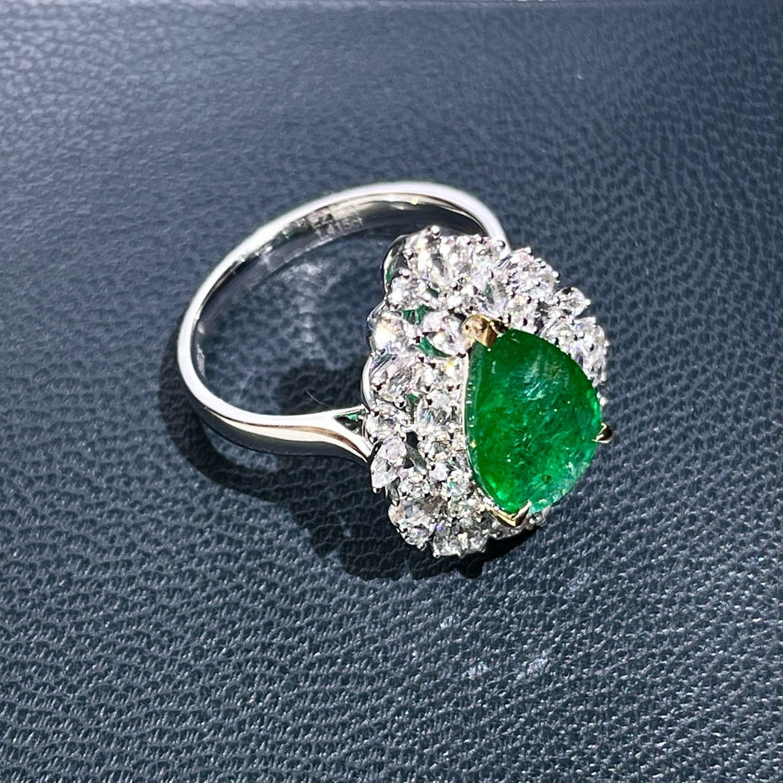 14k Gold 3.94 Ctw Vivid Green Natural Emerald & Sapphire Ring - 3