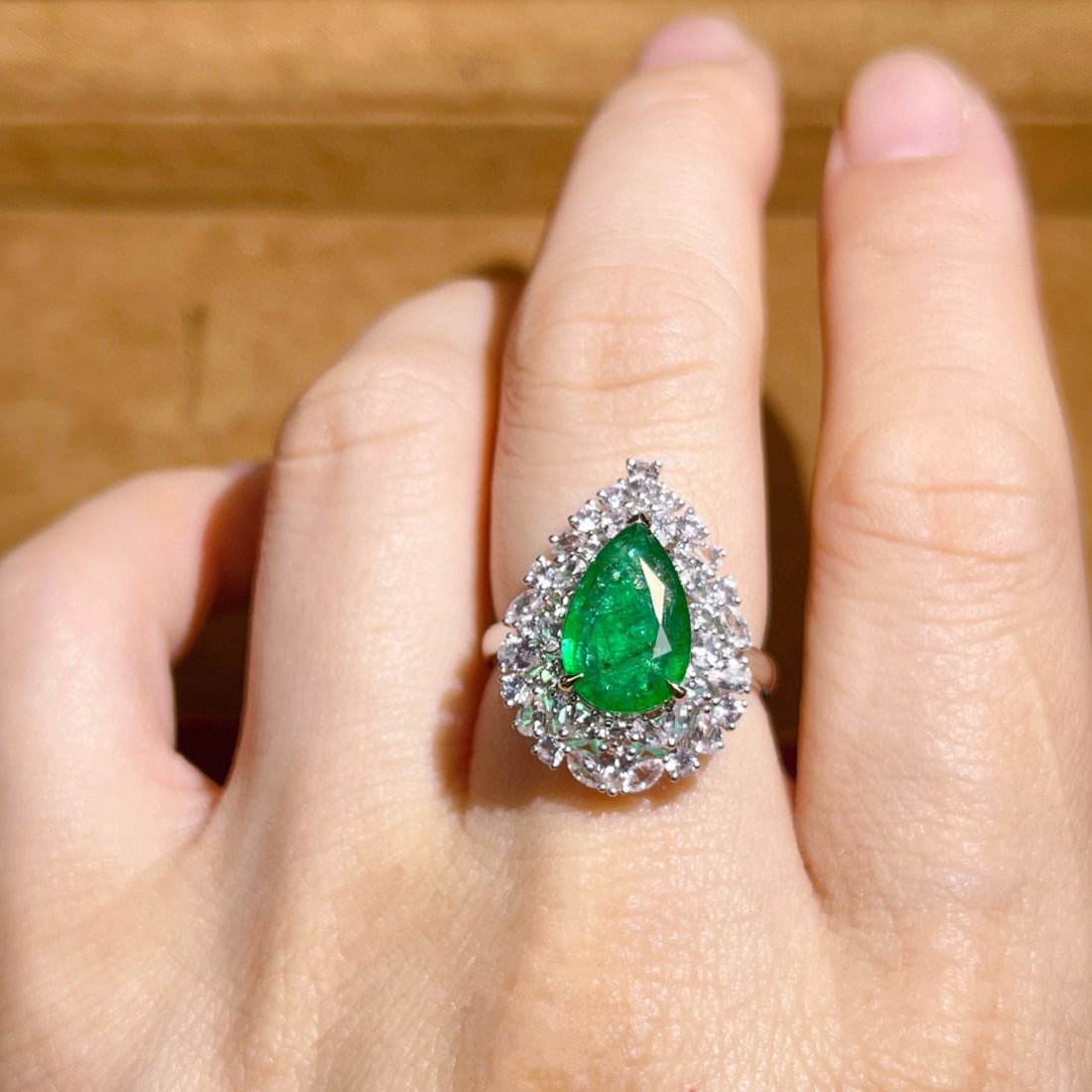 14k Gold 3.94 Ctw Vivid Green Natural Emerald & Sapphire Ring - 4