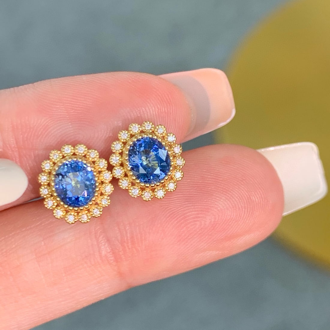 14k Gold 2.11 Ctw Natural Sapphire & Diamond Earrings: Ref:230988260 // gold content:14k gold // main gemstone:sapphire // shape:oval // carat weight:2. 02ct // color:blue // treatment:natural // // adjacent gemstone 2 : diamond // shape:round // carat we