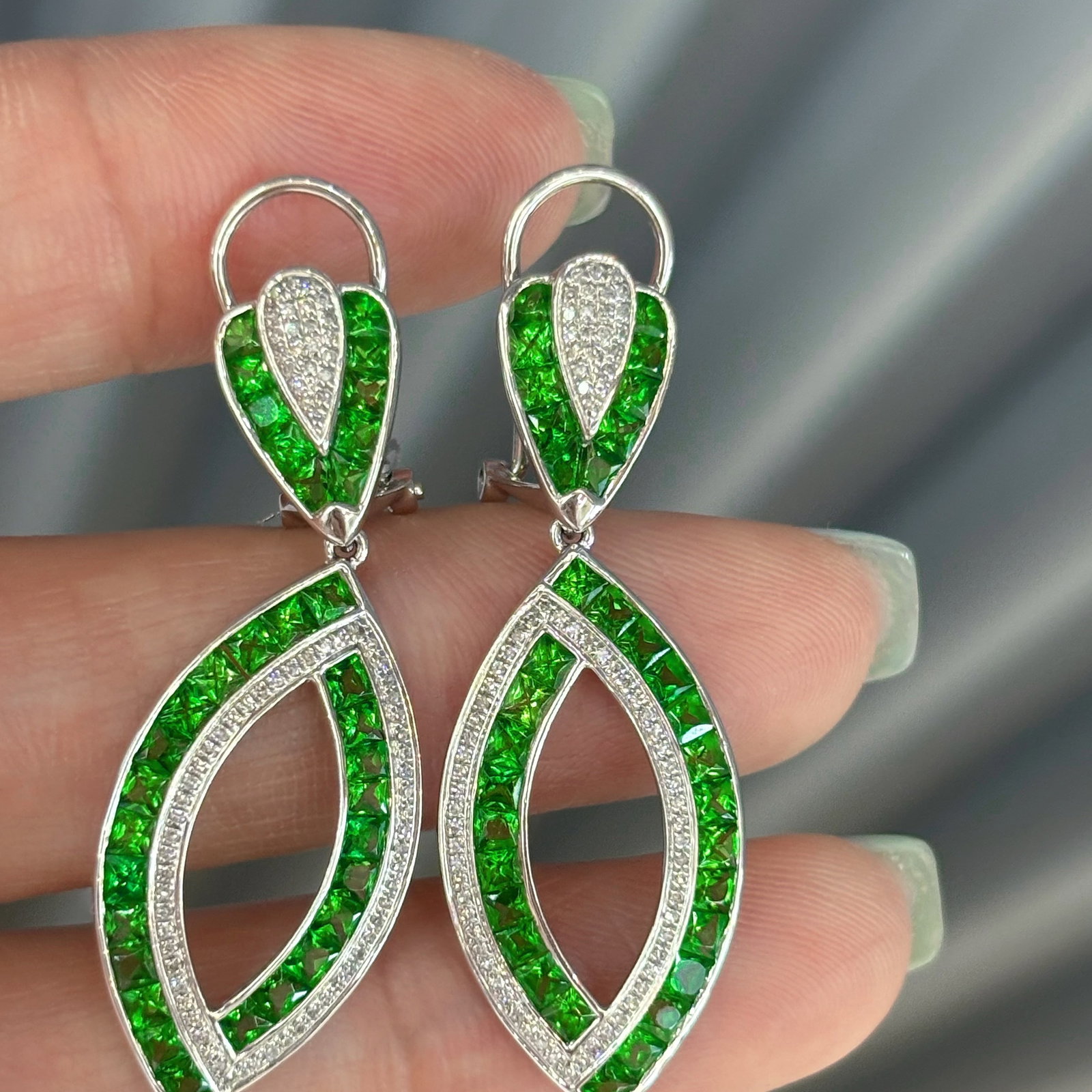 14k Gold 5.5 Ct Natural Tsavorite & Diamond Earrings - 5