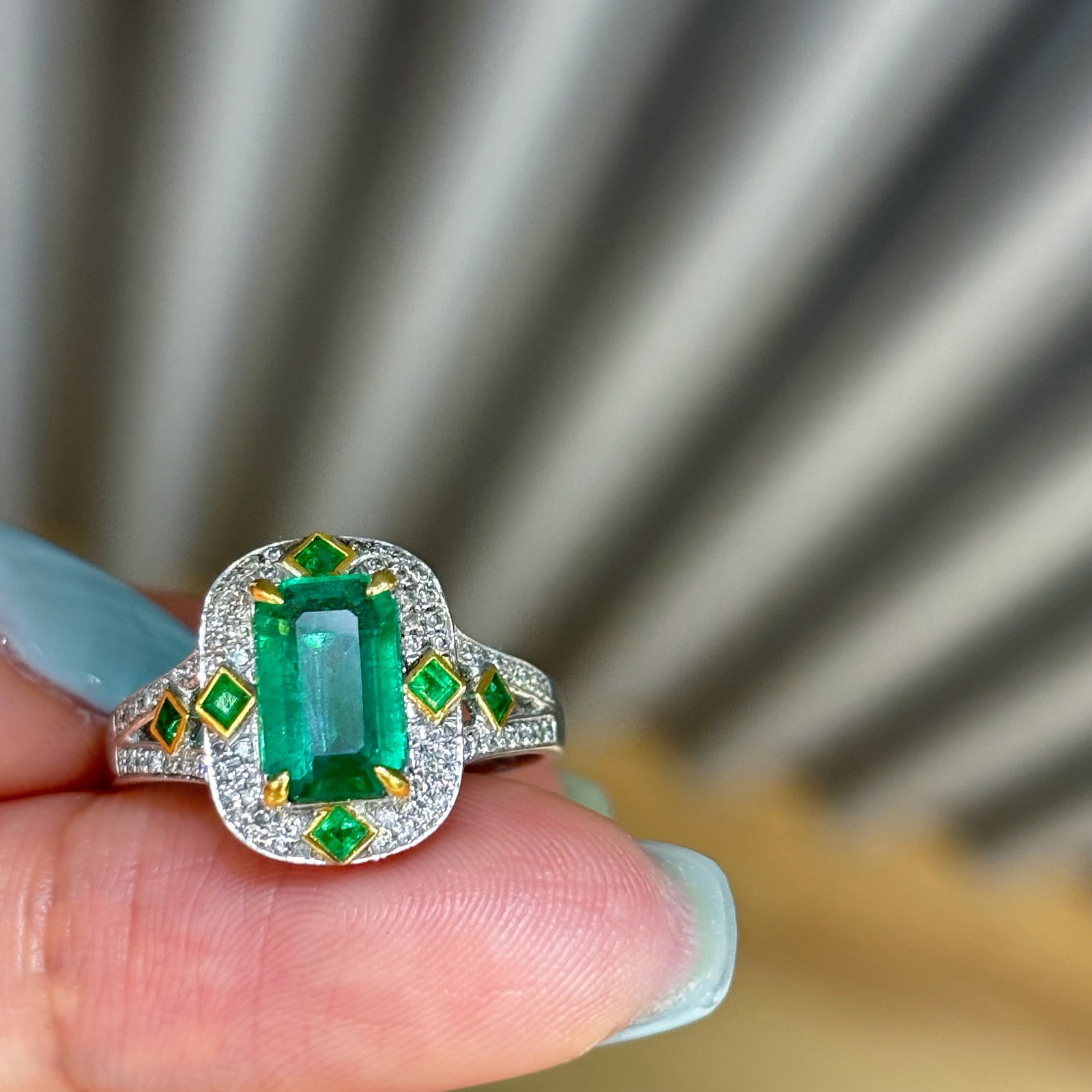 14k Gold 3.83 Ctw Vivid Green Natural Emerald & Sapphire Ring - 4