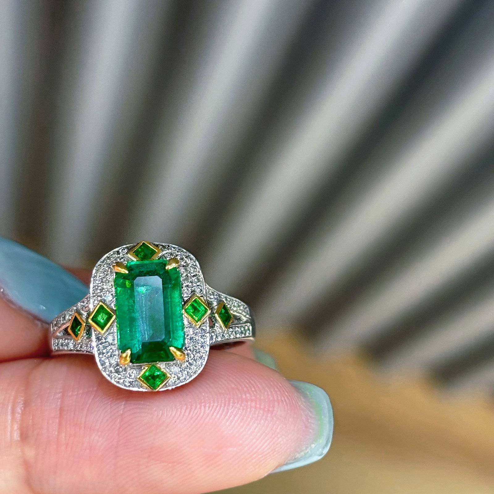 14k Gold 3.83 Ctw Vivid Green Natural Emerald & Sapphire Ring - 5