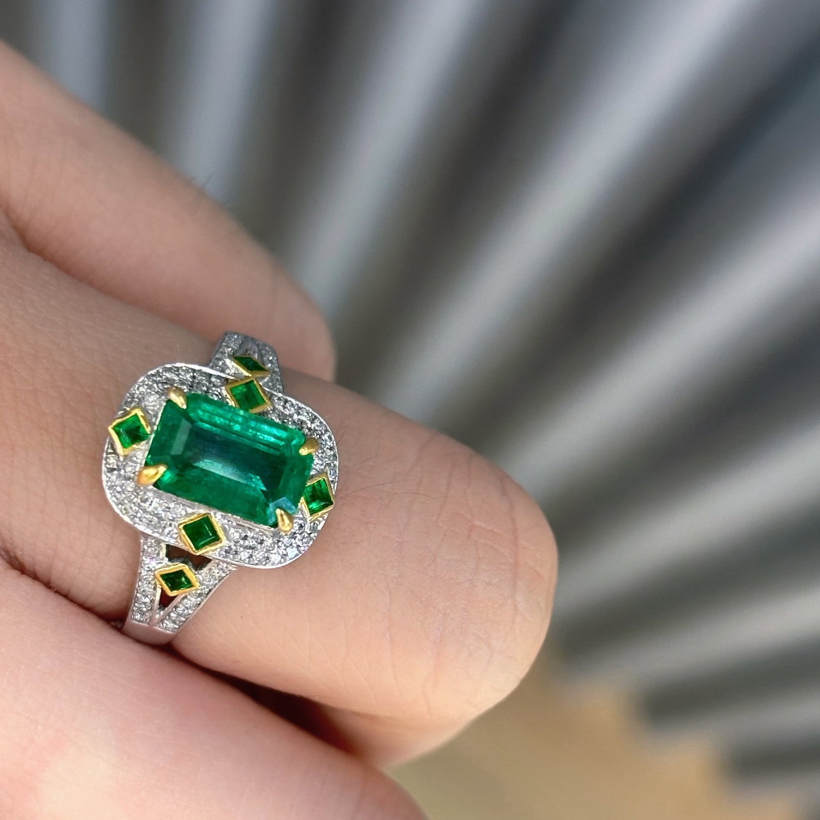 14k Gold 3.83 Ctw Vivid Green Natural Emerald & Sapphire Ring - 6