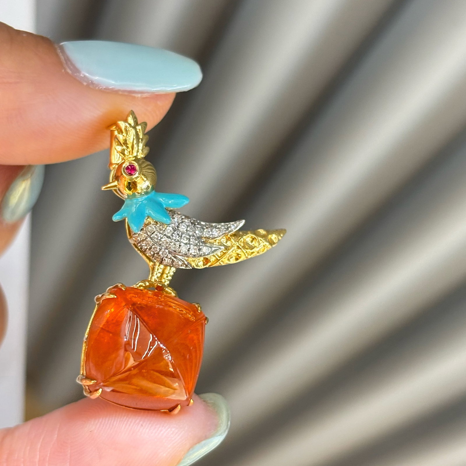 14k Gold 15.72 Ct Natural Spessartine & Diamond Brooch/pendant( Without Chain ): Ref:230988274 // gold content:14k gold // main gemstone:spessartine // shape:suger-loaf // carat weight:15. 72ct // color:orange // treatment:natural // // adjacent gemstone 2 : diamond //