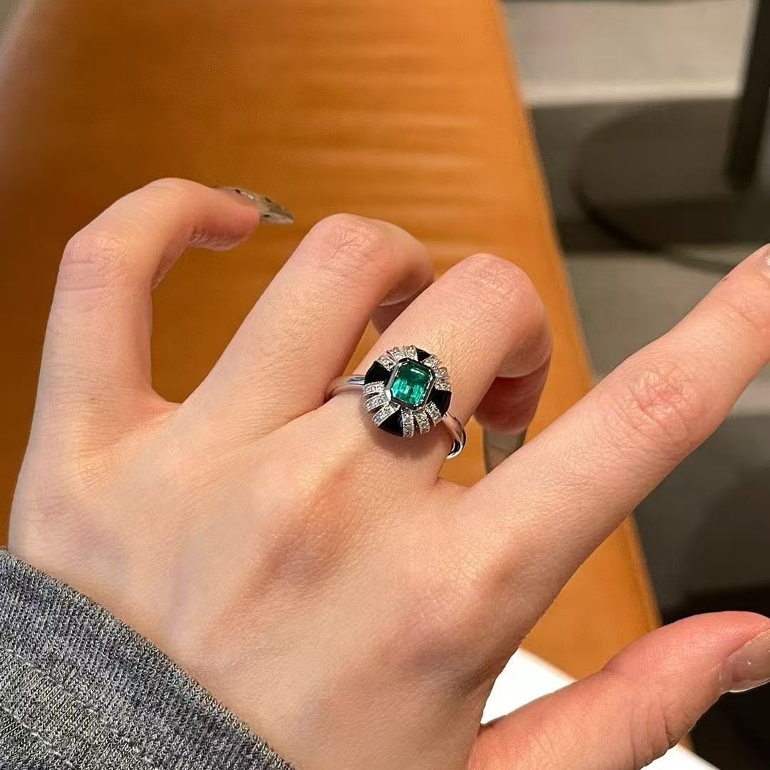 14k Gold 0.5 Ct Vivid Green Natural Emerald & Diamond Ring - 5