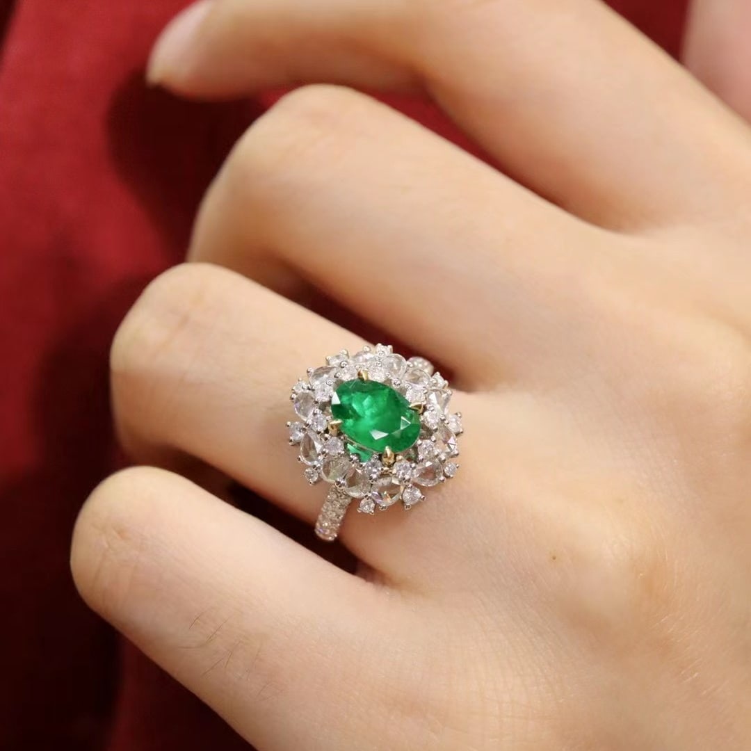 14k Gold 2.31 Ctw Vivid Green Natural Emerald & Diamond Ring - 2