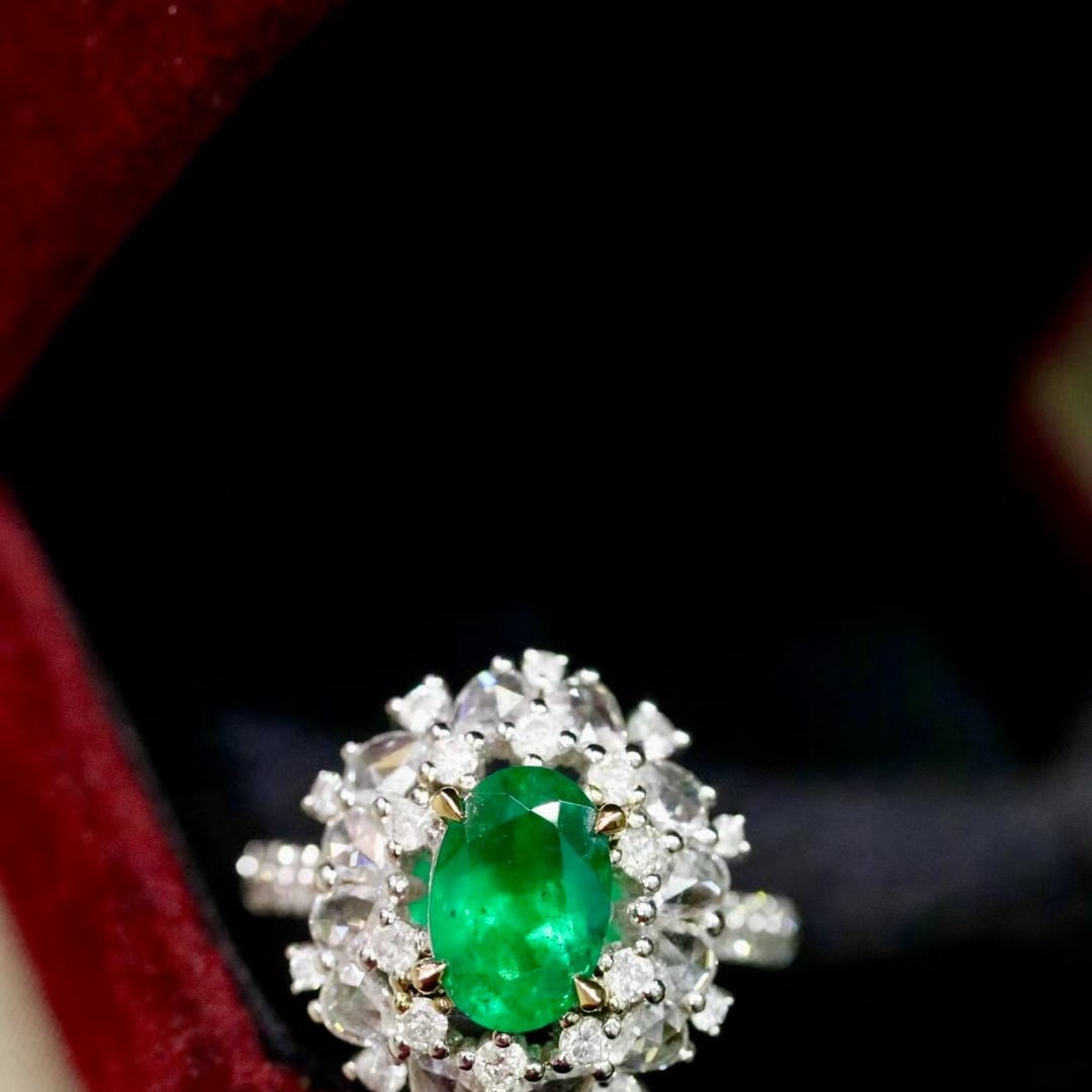 14k Gold 2.31 Ctw Vivid Green Natural Emerald & Diamond Ring - 3