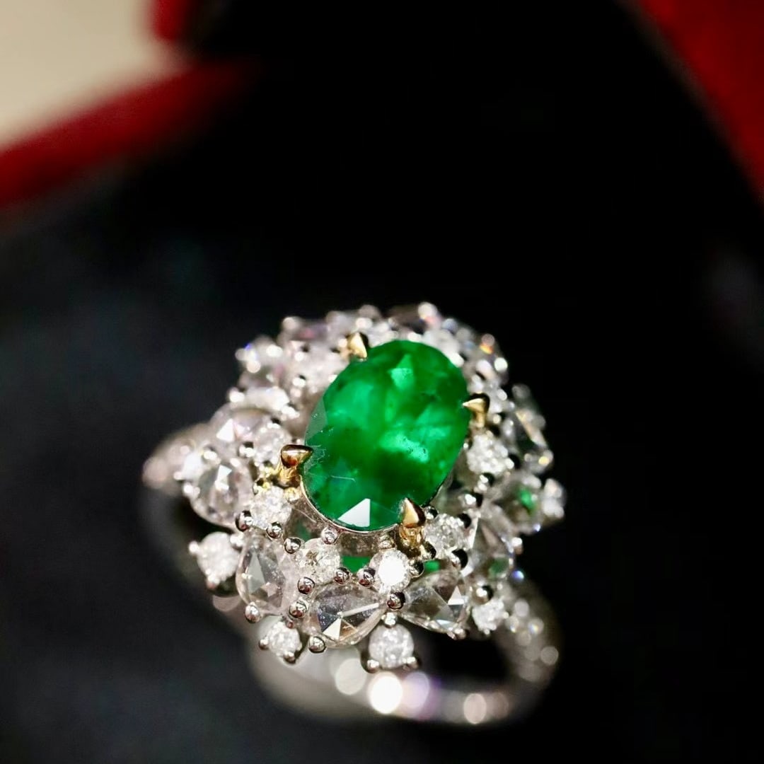 14k Gold 2.31 Ctw Vivid Green Natural Emerald & Diamond Ring - 4