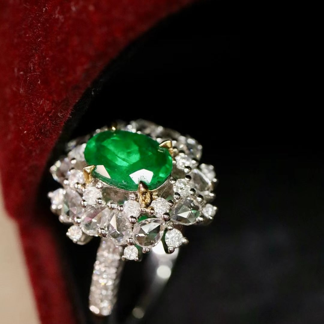 14k Gold 2.31 Ctw Vivid Green Natural Emerald & Diamond Ring - 5