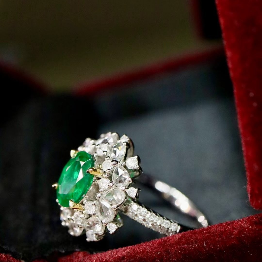 14k Gold 2.31 Ctw Vivid Green Natural Emerald & Diamond Ring - 6