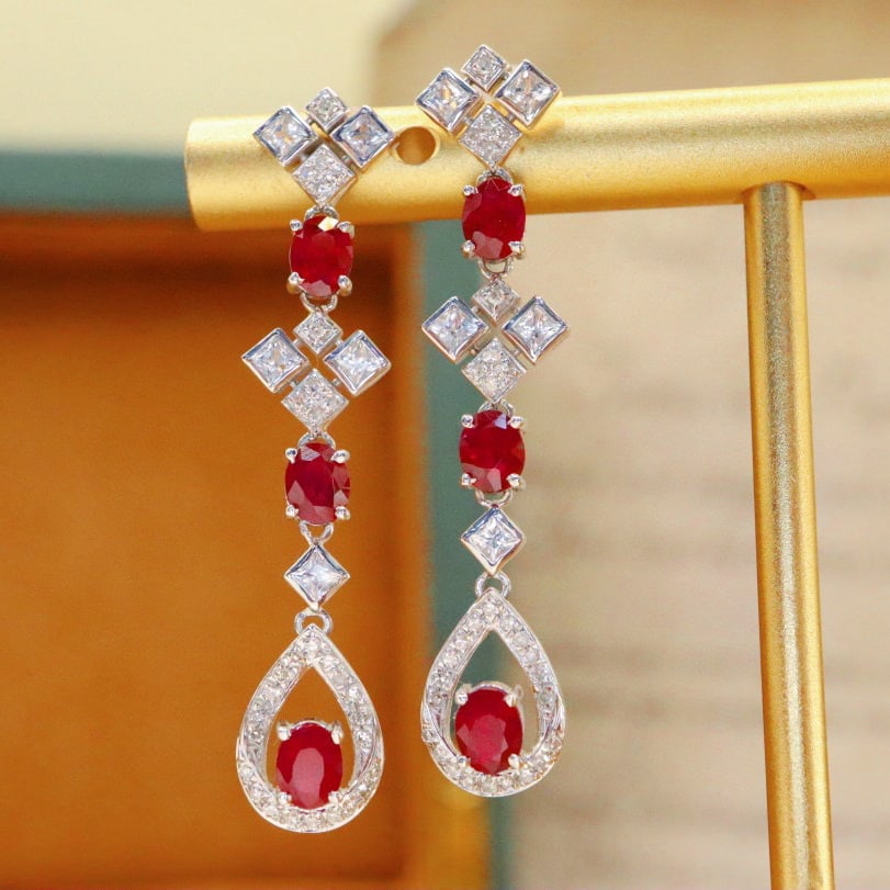 14k Gold 1.74 Ctw Natural Ruby & Diamond Earrings: Ref:230988292 // gold content:14k gold // main gemstone:ruby // shape:oval // carat weight:1. 56ct // color:pigeonblood red // treatment:natural // // adjacent gemstone 2 : diamond // number of