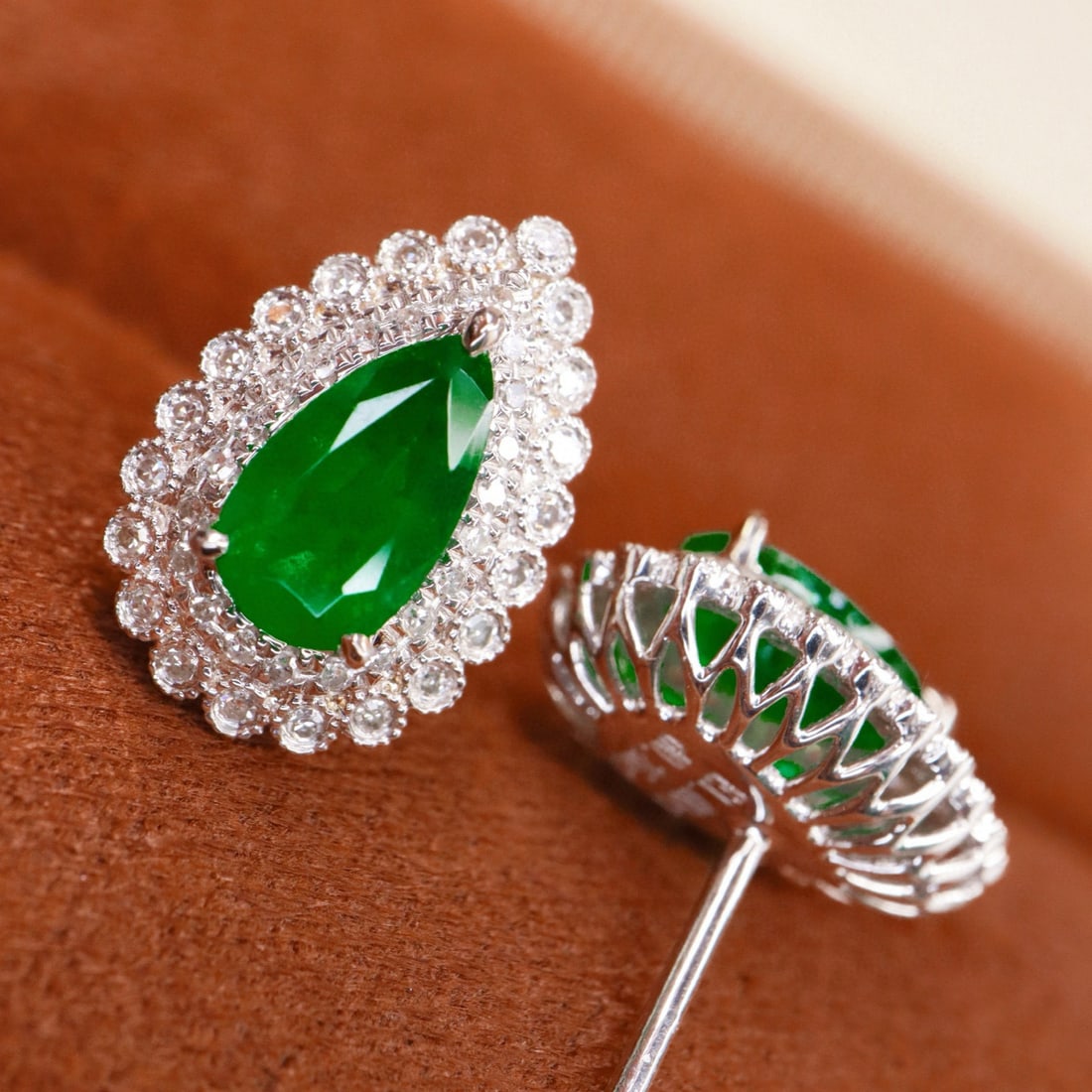 14k Gold 1.26 Ctw Vivid Green Natural Emerald & Diamond Earrings - 5