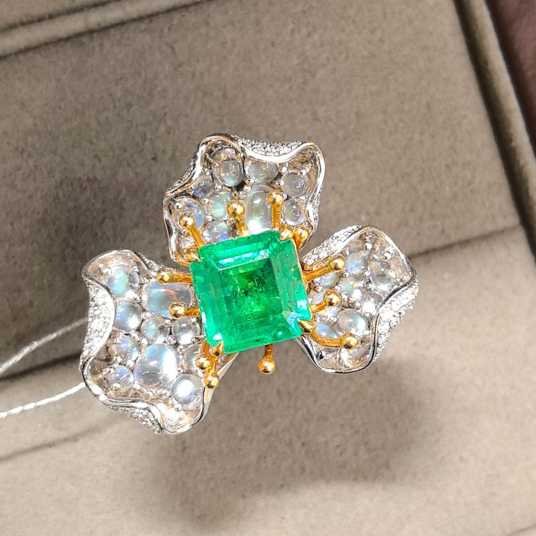 14k Gold 2.73 Ctw Vivid Green Natural Emerald & Diamond Ring - 3