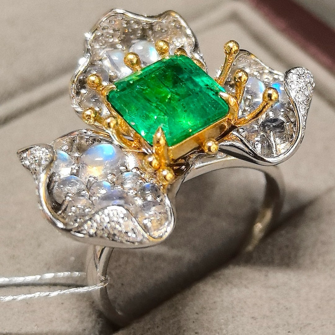 14k Gold 2.73 Ctw Vivid Green Natural Emerald & Diamond Ring - 5