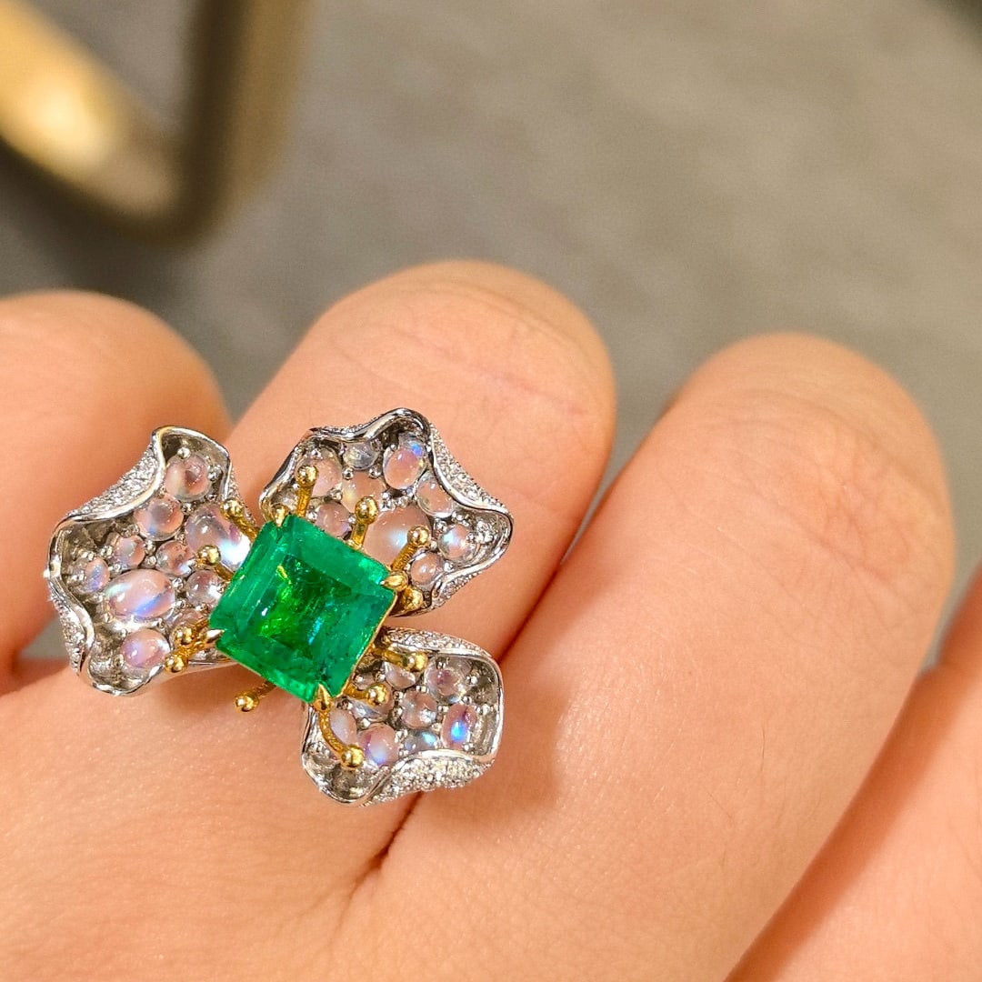 14k Gold 2.73 Ctw Vivid Green Natural Emerald & Diamond Ring - 6