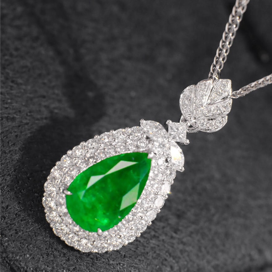 14k Gold 2.50 Ctw Vivid Green Natural Emerald & Diamond Pendant( Without Chain ) - 5