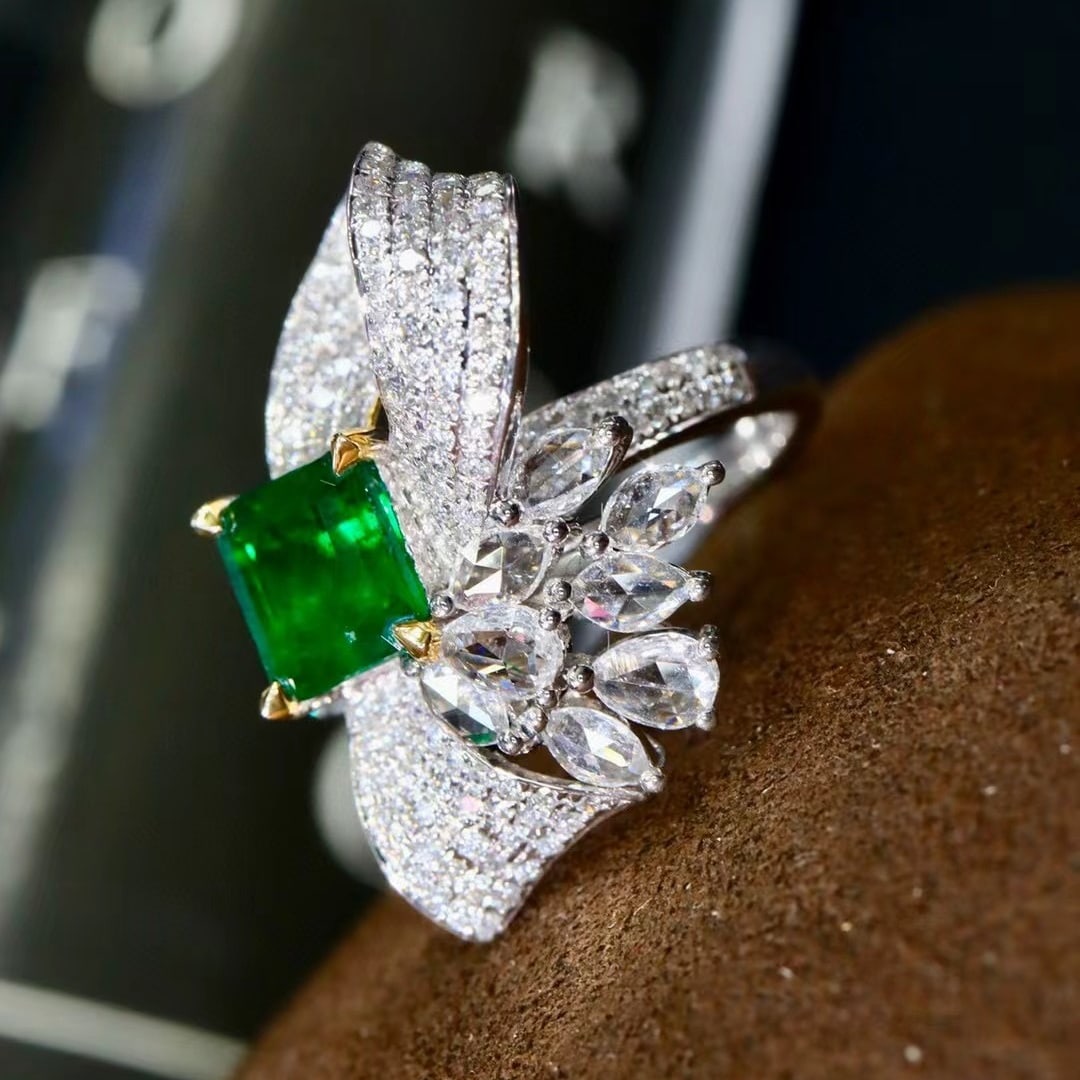 14k Gold 2.31 Ctw Vivid Green Natural Emerald & Diamond Ring - 6