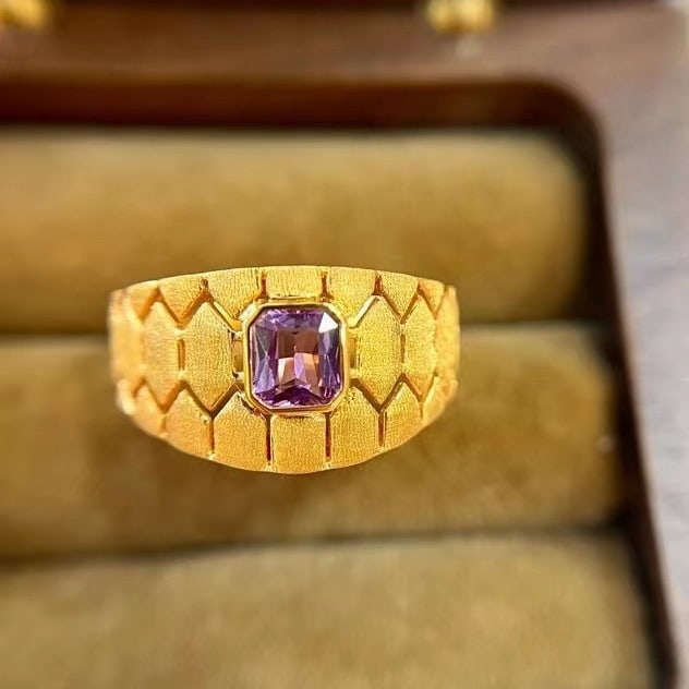 14k Gold 0.60 Ct Natural Sapphire Ring: Ref:230988310 // gold content:14k gold // ring size:7. 25us // // main gemstone:sapphire // shape:octagonal // carat weight:0. 60ct // color:purple // treatment:natural // High Estimate: 3100 Low