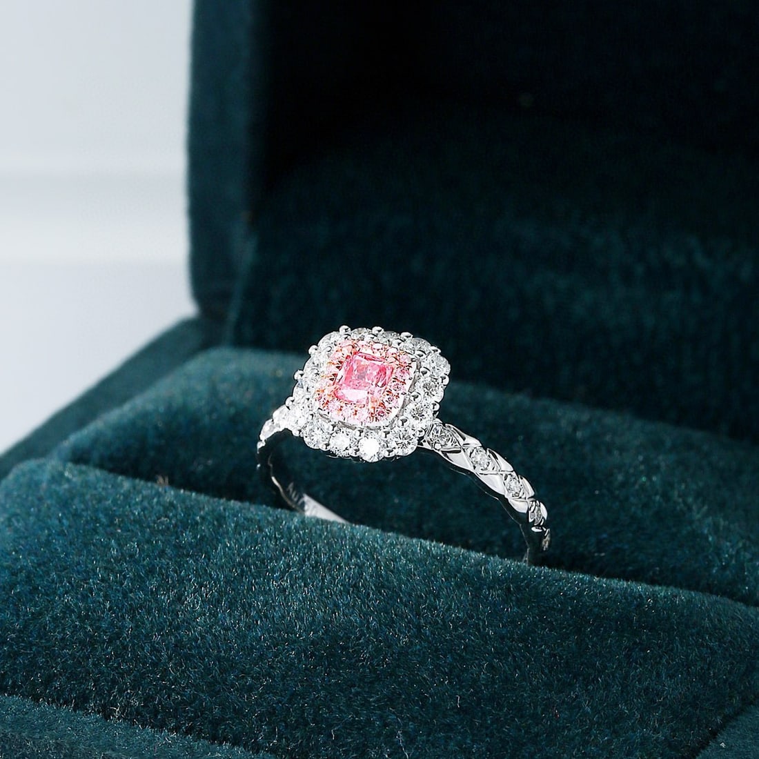 14k Gold 0.63 Ctw Natural Pink Diamond & Diamond Ring: Ref:230988322 // gold content:14k gold // ring size:7. 25us // // main gemstone:pink diamond // shape:cushion // carat weight:0. 18ct // color:pink // treatment:natural // // adjacent gemstone 2 :