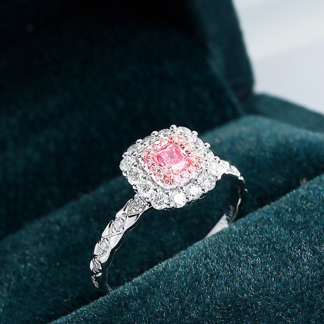 14k Gold 0.63 Ctw Natural Pink Diamond & Diamond Ring - 4