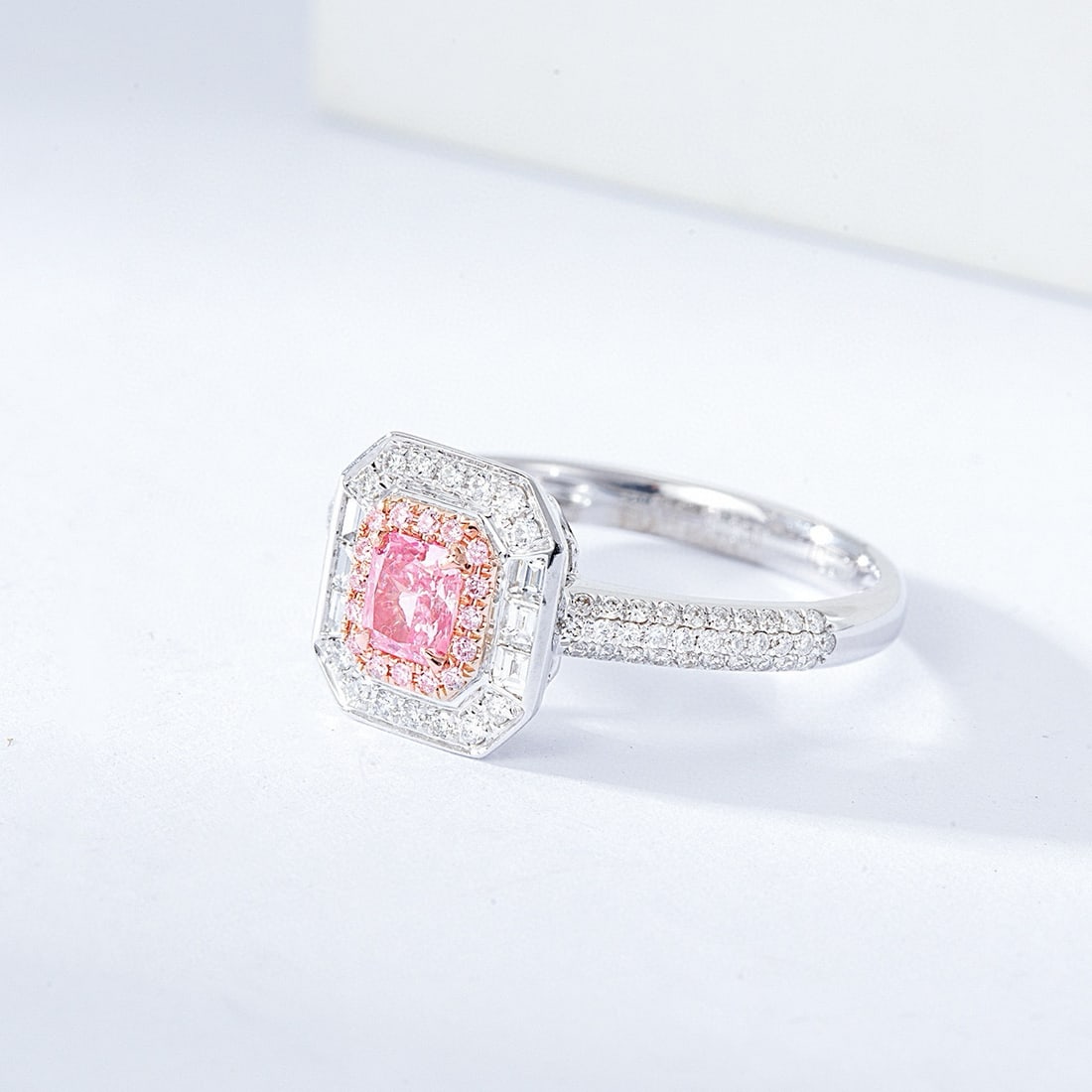Gia Certified 14k Gold 0.71 Ctw Natural Pink Diamond & Diamond Ring - 3