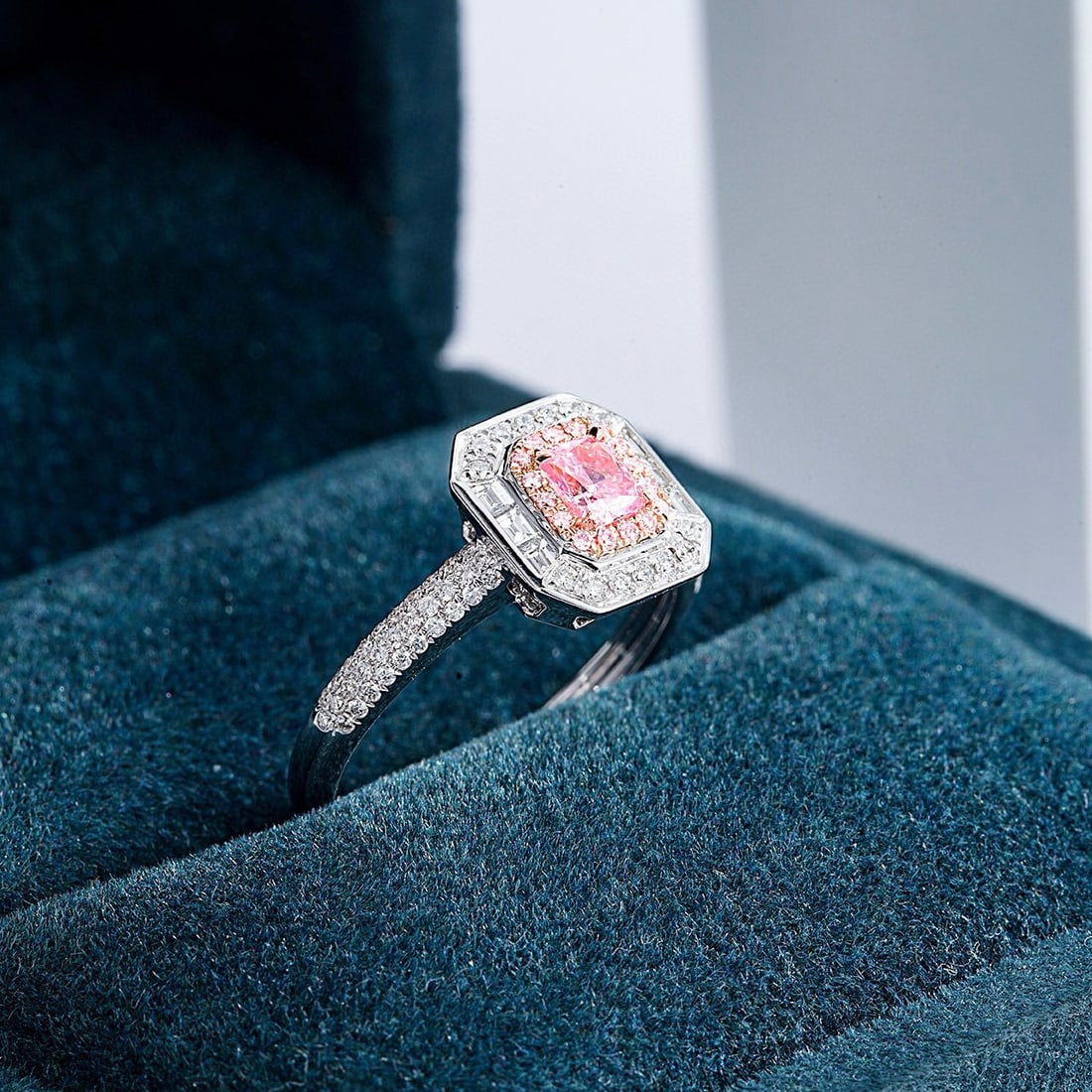 Gia Certified 14k Gold 0.71 Ctw Natural Pink Diamond & Diamond Ring - 4