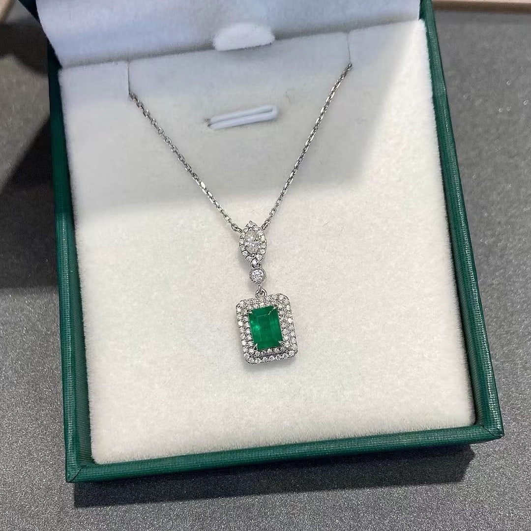 14k Gold 1.41 Ctw Vivid Green Natural Emerald & Diamond Necklace - 2