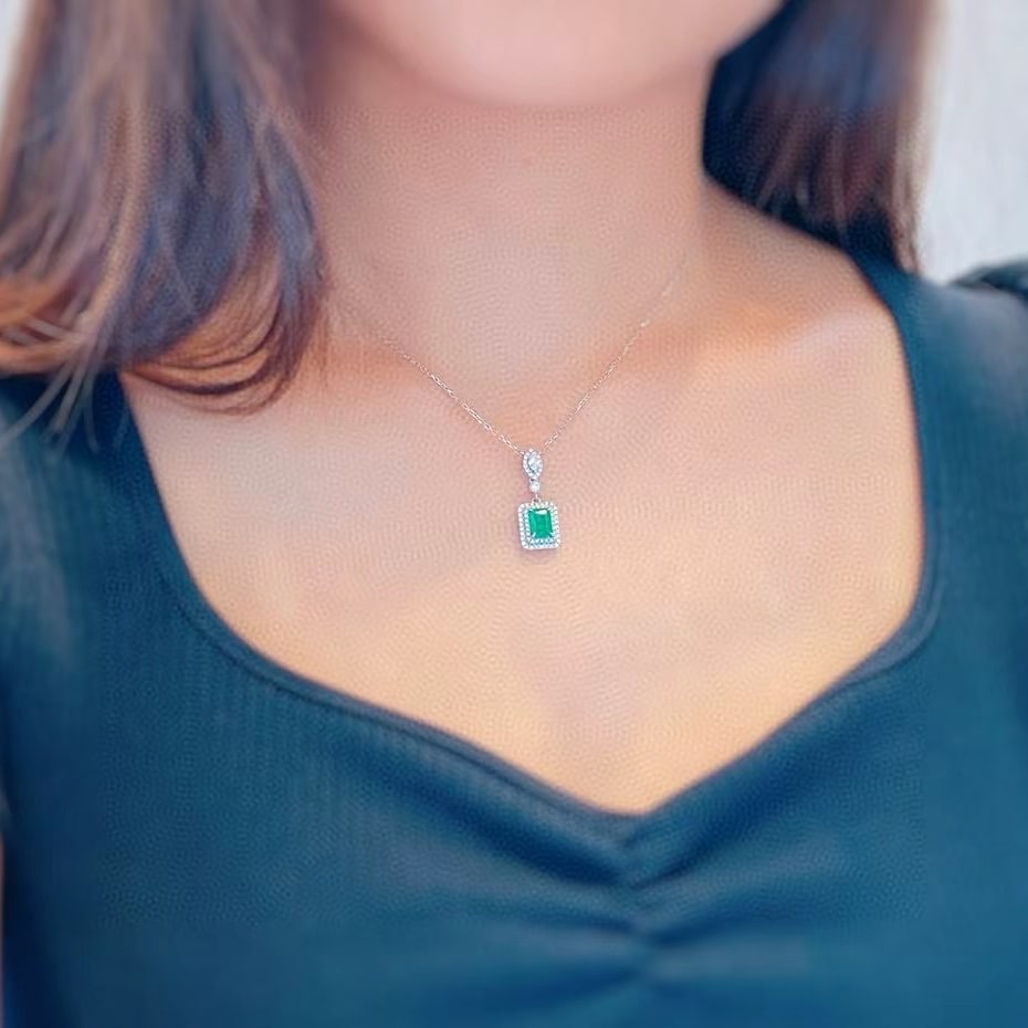 14k Gold 1.41 Ctw Vivid Green Natural Emerald & Diamond Necklace - 3