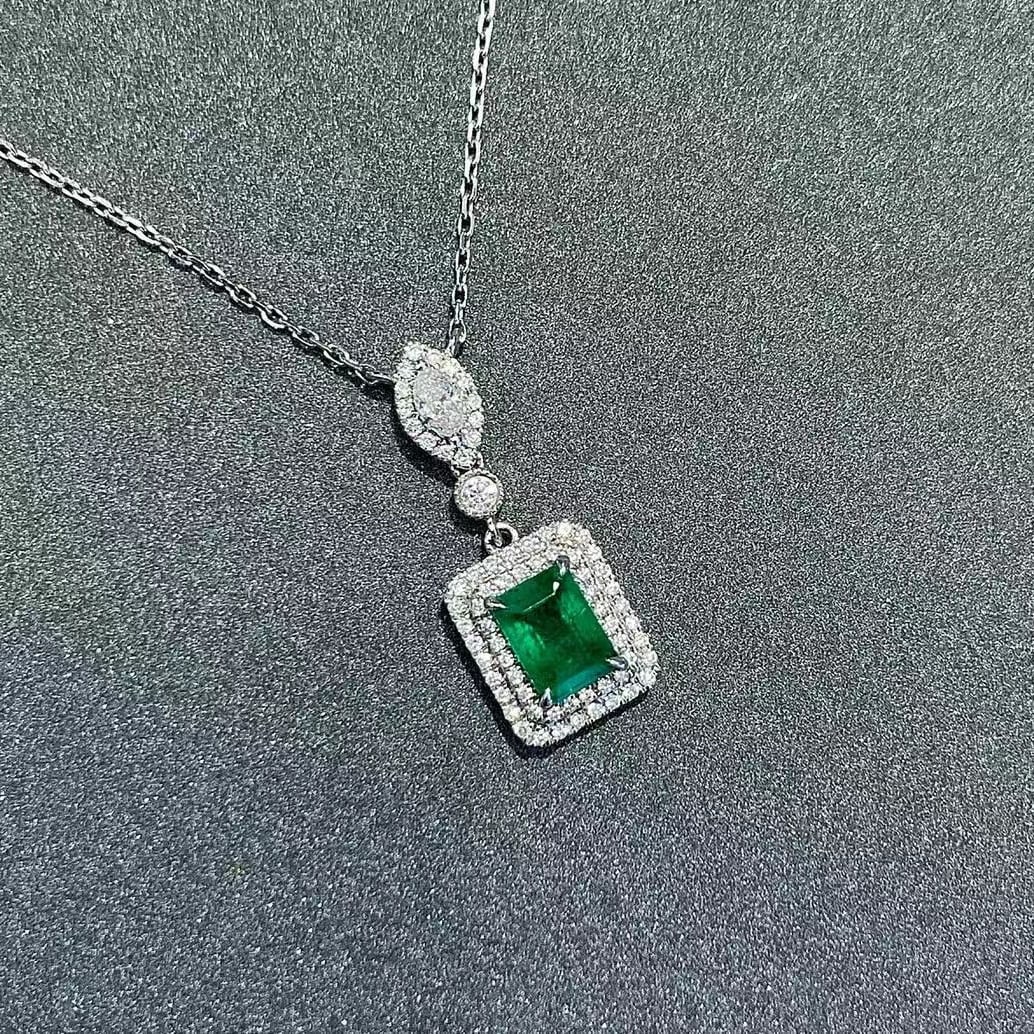 14k Gold 1.41 Ctw Vivid Green Natural Emerald & Diamond Necklace - 5