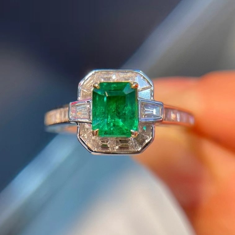 14k Gold 1.53 Ctw Vivid Green Natural Emerald & Diamond Ring: Ref:230988331 // gold content:14k gold // ring size:7. 25us // // main gemstone:emerald // shape:octagonal // carat weight:0. 80ct // color:vivid green // treatment:natural // // adjacent gemstone 2 :
