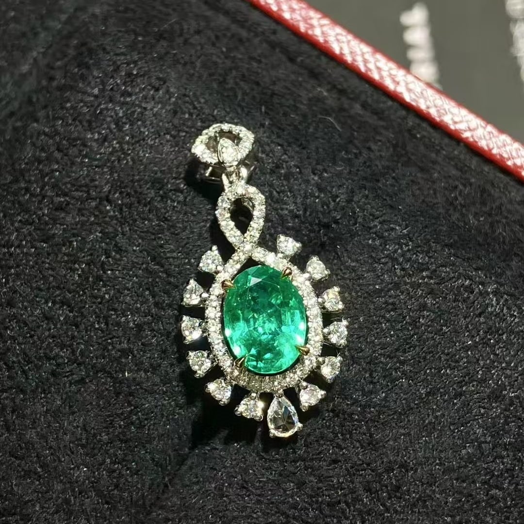 14k Gold 1.44 Ctw Vivid Green Natural Emerald & Diamond Pendant( Without Chain ) - 2