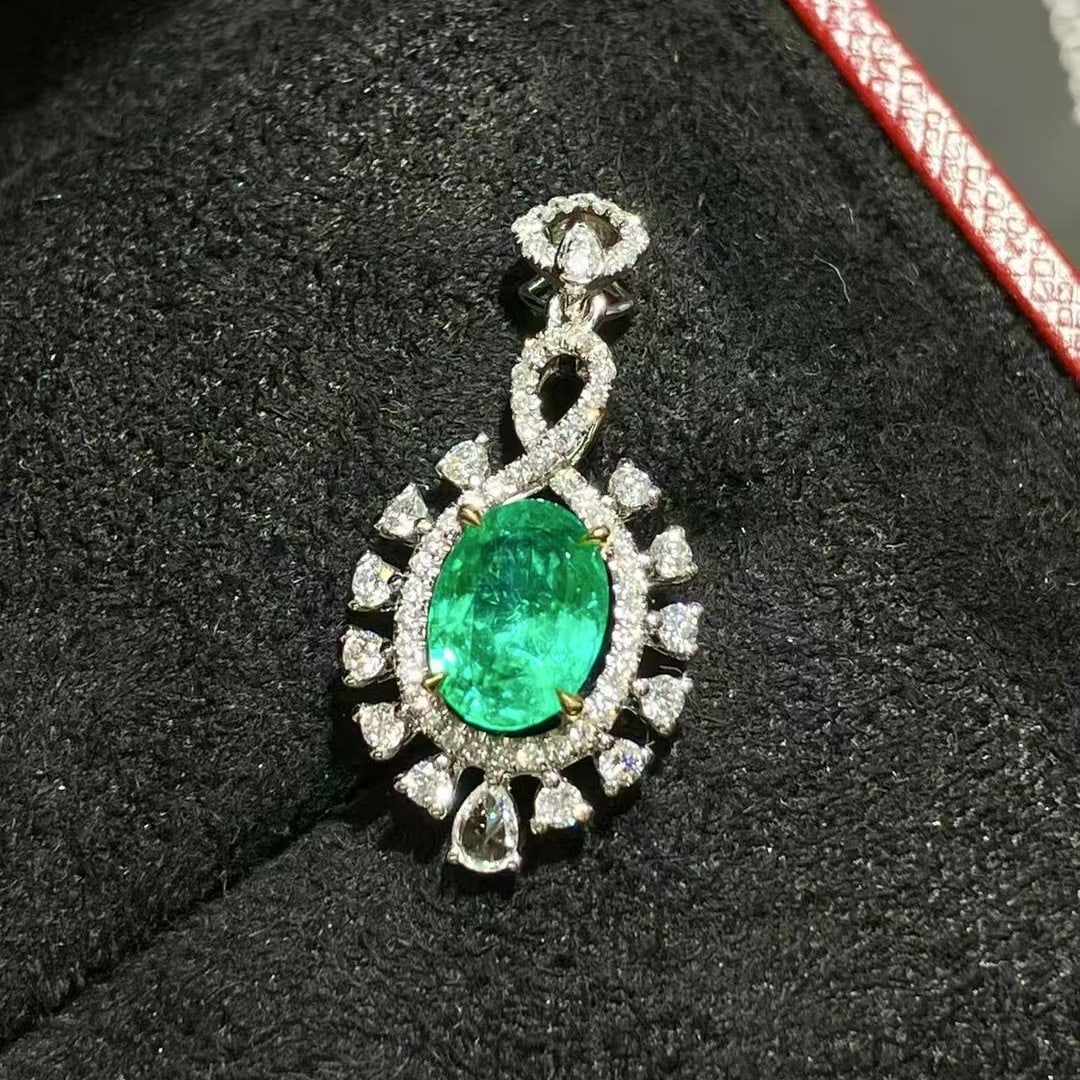 14k Gold 1.44 Ctw Vivid Green Natural Emerald & Diamond Pendant( Without Chain ) - 3