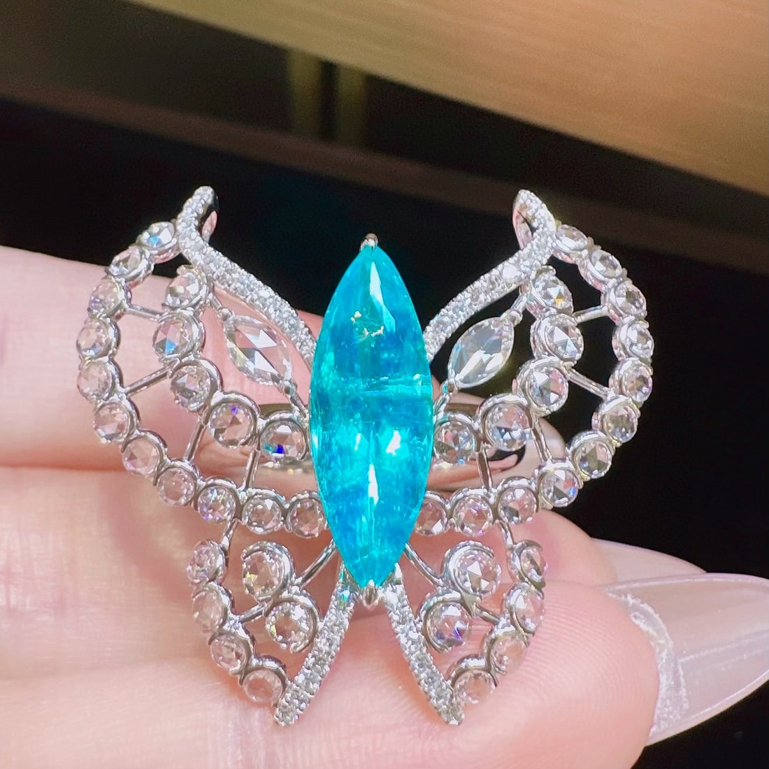 14k Gold 3.33 Ct Natural Paraiba Tourmaline & Diamond Ring: Ref:230988351 // gold content:14k gold // ring size:7. 25us // // main gemstone:paraiba tourmaline // shape:marquise // carat weight:3. 33ct // color:neon blue // treatment:natural // // adjacent