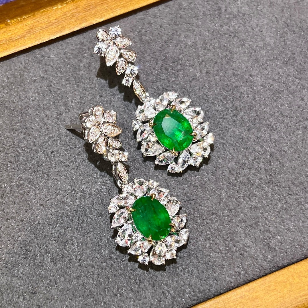 14k Gold 2.63 Ctw Vivid Green Natural Emerald & Diamond Earrings - 3