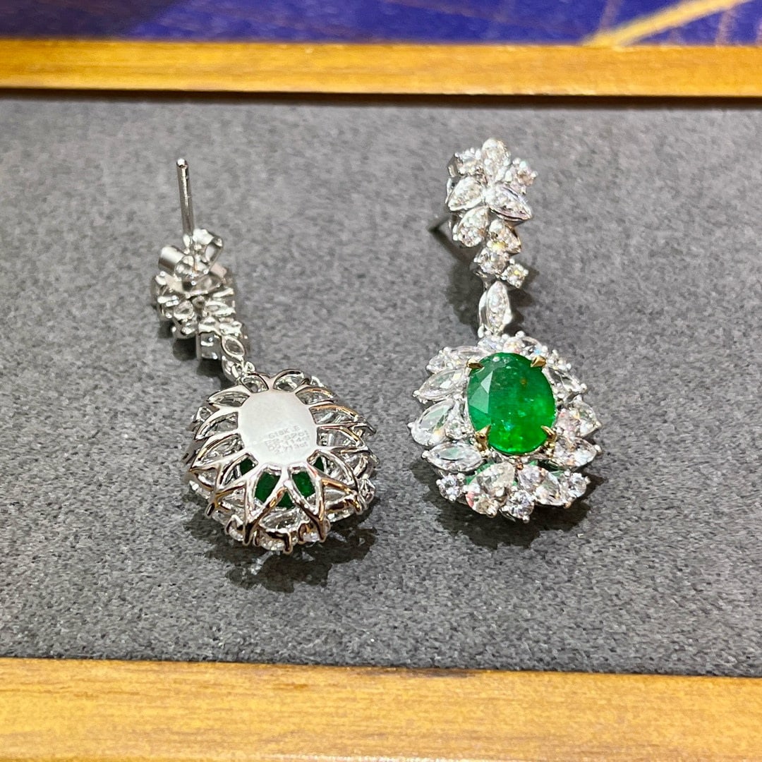 14k Gold 2.63 Ctw Vivid Green Natural Emerald & Diamond Earrings - 5
