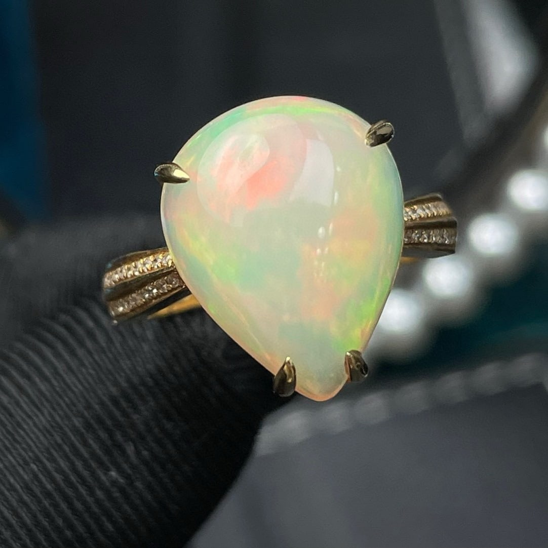 14k Gold 6.41 Ct Natural Opal & Diamond Ring - 2