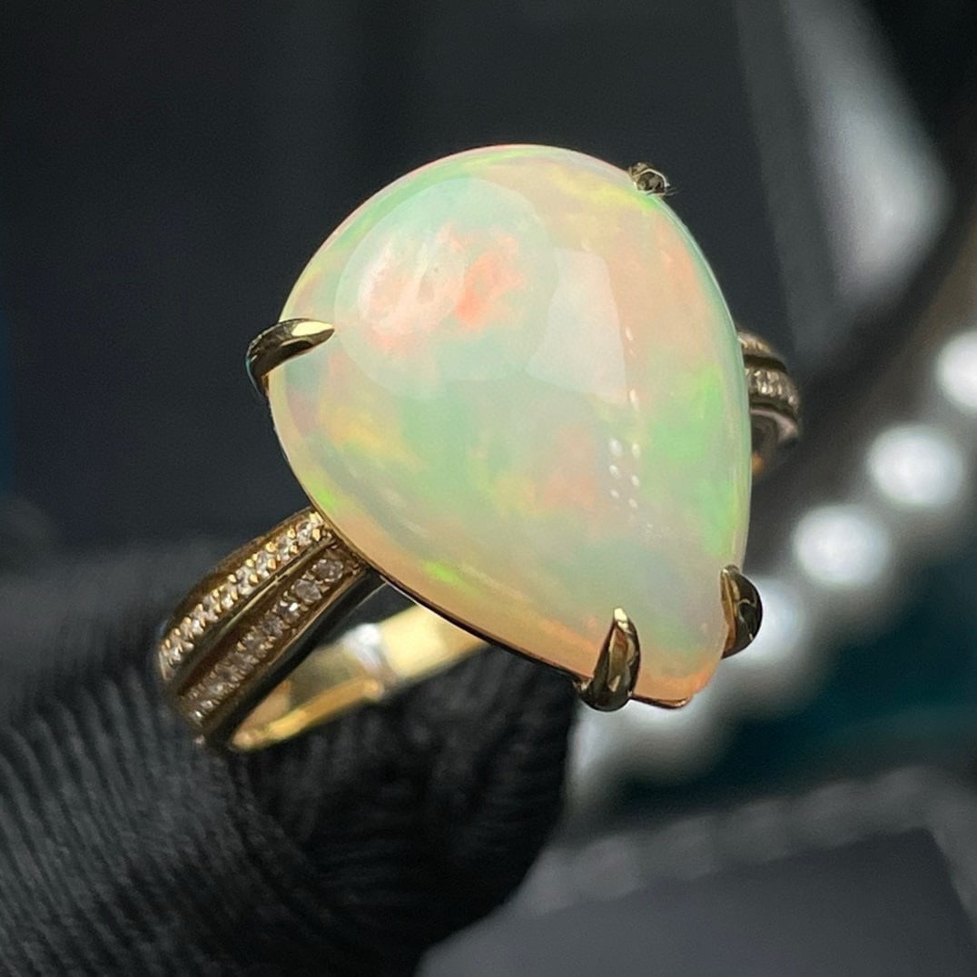 14k Gold 6.41 Ct Natural Opal & Diamond Ring - 5