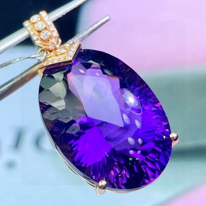 14k Gold 30.72 Ct Natural Amethyst & Diamond Pendant( Without Chain ): Ref:230988378 // gold content:14k gold // main gemstone:amethyst // shape:oval // carat weight:30. 72ct // color:purple // treatment:natural // // adjacent gemstone 2 : diamond // shape:round //