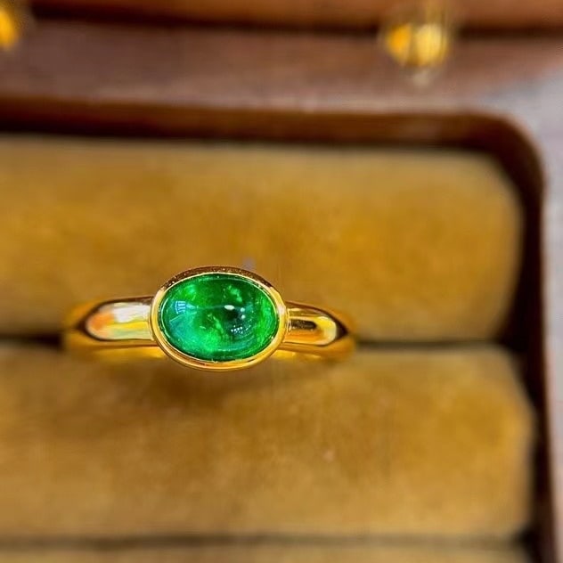 14k Gold 0.95 Ct Vivid Green Natural Emerald Ring - 2