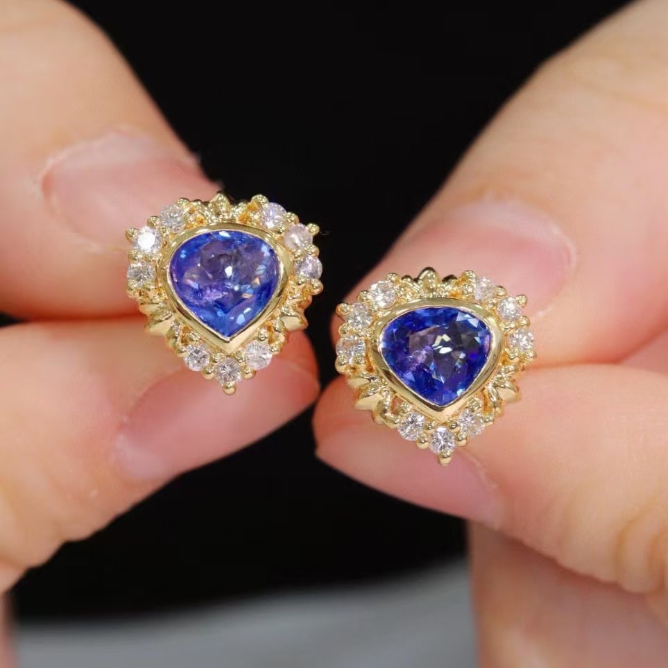 14k Gold 2.25 Ctw Natural Sapphire & Diamond Earrings: Ref:230988402 // gold content:14k gold // main gemstone:sapphire // shape:pear // carat weight:1. 89ct // color:cornflower blue // treatment:natural // // adjacent gemstone 2 : diamond // shape:round 