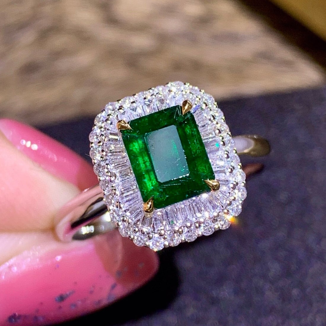 14k Gold 1.55 Ctw Vivid Green Natural Emerald & Diamond Ring: Ref:230988403 // gold content:14k gold // ring size:7. 25us // // main gemstone:emerald // shape:octagonal // carat weight:1. 10ct // color:vivid green // treatment:natural // // adjacent gemstone 2