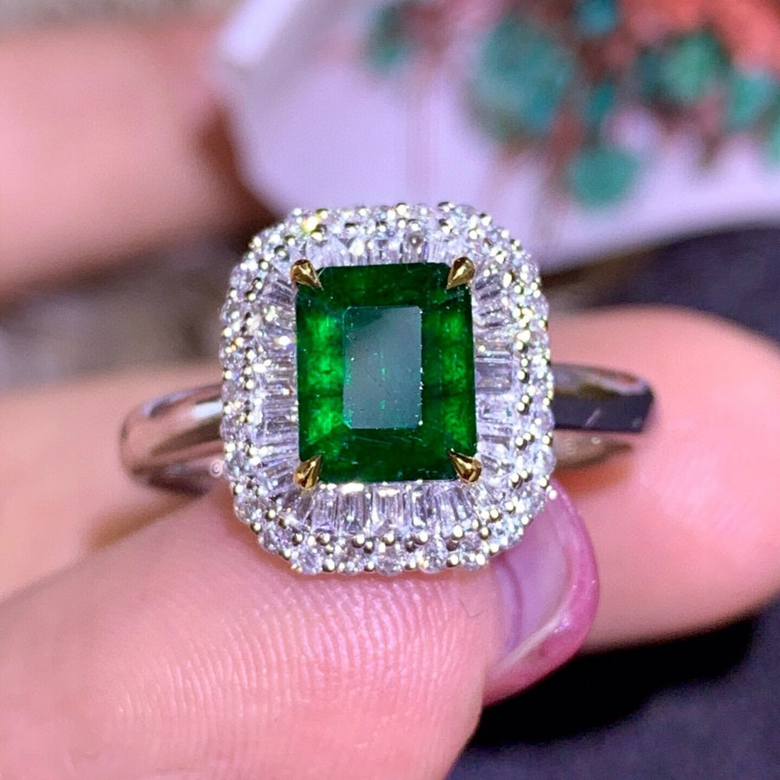 14k Gold 1.55 Ctw Vivid Green Natural Emerald & Diamond Ring - 2