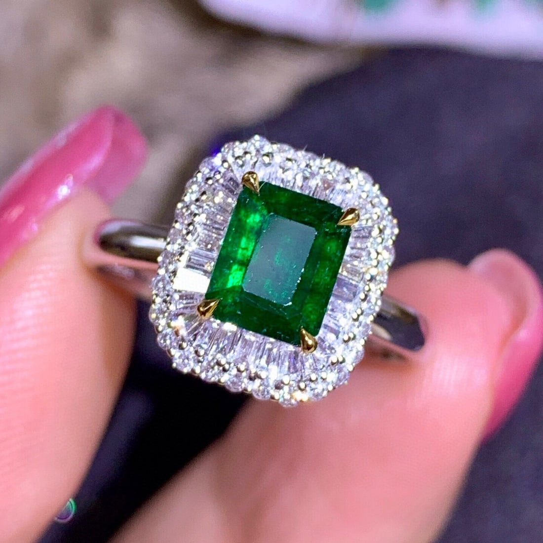 14k Gold 1.55 Ctw Vivid Green Natural Emerald & Diamond Ring - 3